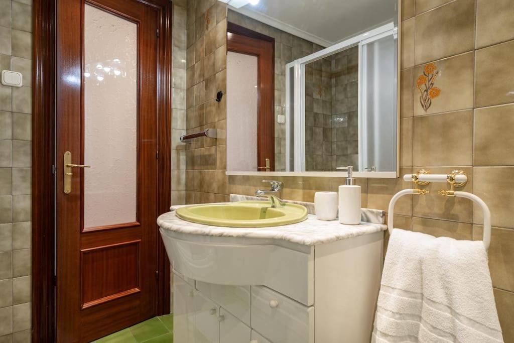 Apartamento Trisquel Gijon Bagian luar foto