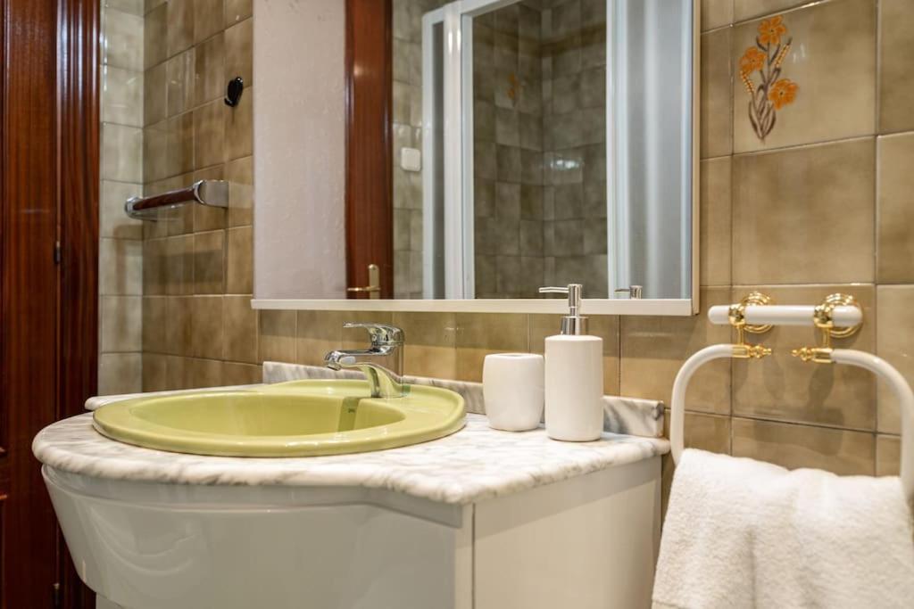 Apartamento Trisquel Gijon Bagian luar foto