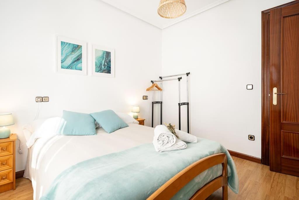 Apartamento Trisquel Gijon Bagian luar foto